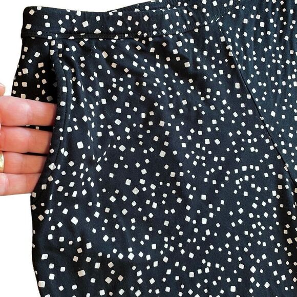 J. Jill Wearever full leg crop pants with pockets black & white print size M Pet - Picture 3 of 8